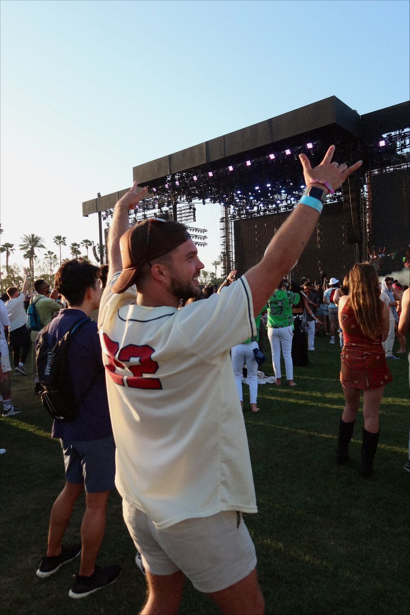 nmak96's tweet image. One or more of these are on my Grindr profile