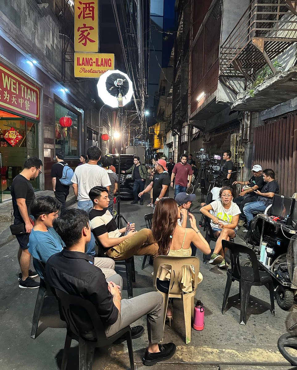 TheDarrenatics2's tweet photo. D' behind the scenes in the series Can't Buy Me Love from Stephen's camera roll🤍

📸 Darren's IG Post
#DARREN @Espanto2001 https://t.co/KpTjjJwX4t