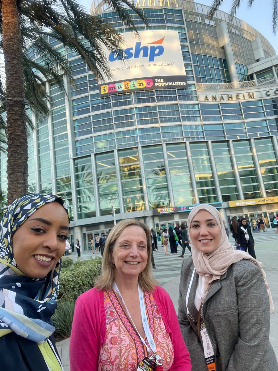 Thrilled to represent HMC PGY1 Pharmacy Residency at ASHP Midyear! It was an honor to showcase our program and connect with outstanding colleagues. Grateful for the opportunity to share our commitment to excellence in pharmacy education and practice 🌟☺️ #ASHPMidyear #ASHP23