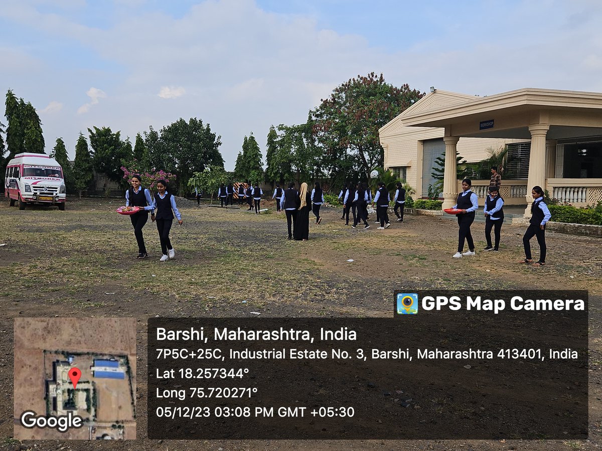 NSS_MITCORER's tweet photo. To inhale the fresh air, the surroundings need to get cleaned, and the junk needs to be properly settled. An effort by students of MITCORER for a clean environment. https://t.co/rpJoUj1tlG
