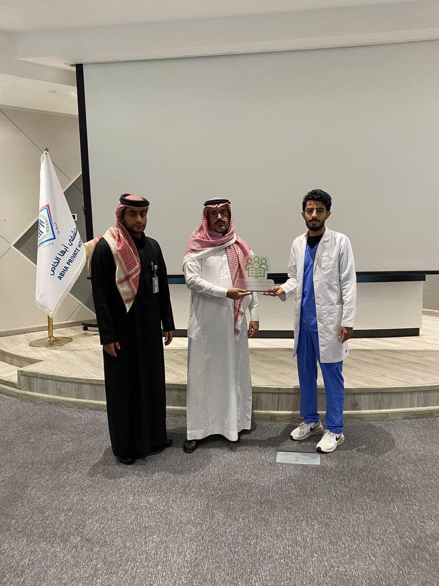 kkuresearchunit's tweet photo. أقامت #وحدة_الابحاث_الطلابية ورشة عمل بعنوان:
How to use artificial intelligence(AI) in medical research 

🗓️ الاربعاء ٢٩/١١/٢٠٢٣
📍 بمسرح مستشفى أبها الخاص العالمي

✨شكر خاص للجمعية السعودية للتعليم الطبي https://t.co/as7rVhQsM2