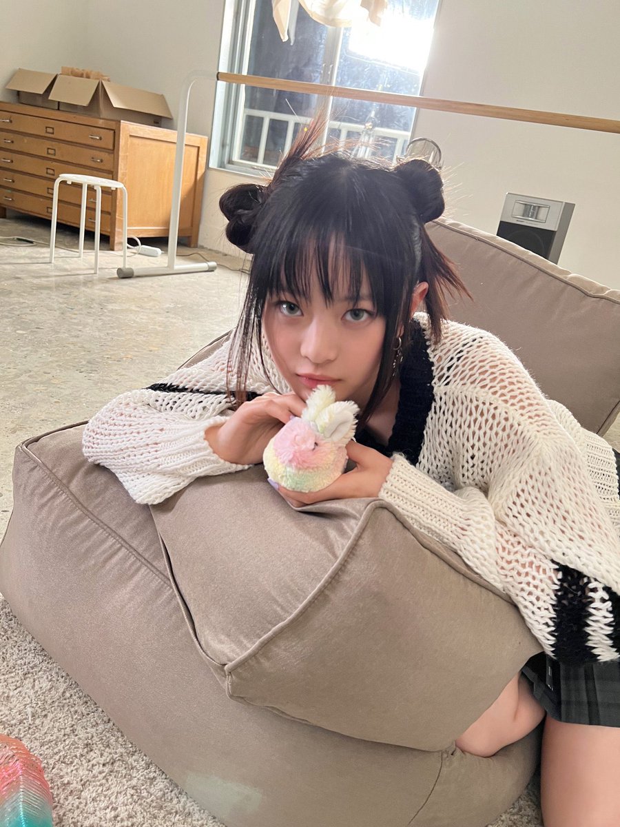 mfselfoll's tweet photo. Hi Selamat malam semuanya!! Aku mau nggak berteman sama kamu? ^___^ Tapi akunku gak masuk mentab karena baru banget dibuat t___t so, check your followers to find Hanni Pham as a new friends yaaa! ♡ https://t.co/qyahLOyFKI