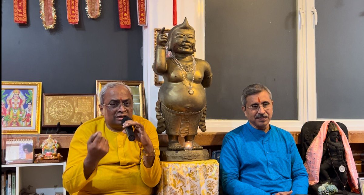 HinduJagrutiOrg's tweet photo. Swami @Anand_Krishna_ a prolific writer who had written hundreds of books, a educationist who is nurturing future generations & a spiritual master working to create enlightened society is doing humongous work for mankind.

Our national guide Sadguru @hjsdrpingale along with Sadguru @Nilesh_C13 & @shriram_l had privilege to meet & be in company of Swami Anand Krishna during their visit to #Indonesia 

We could experience the teachings of #Sanatan #Dharma वसुधैव कुटुंबम during interactions with the volunteers & seekers of @AnandAshram, One Earth One Family 

Sadguru Dr. Pingale & Sadguru Nilesh Singbal ji also guided curious on spirituality & #Hindu values! 

#Spirituality अध्यात्म is the need of hour