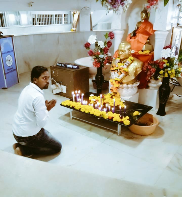GarbadeManoj's tweet photo. क्रांतीसूर्य, विश्वरत्न, बोधीसत्व, भारतरत्न, अर्थतज्ञ,राज्यघटनेचे शिल्पकार,,
महामानव... ज्ञानाच्या अथांग महासागरास कोटी कोटी प्रणाम आणि विनम्र अभिवादन..!🌹🙏
डाॅ.बाबासाहेब आंबेडकर
यांना ६७ व्या 
महापरिनिर्वाण दिनानिमित्त
विनम्र अभिवादन ...!!
💐💐💐💐💐💐
🙏🙏🙏🙏🙏🏻🙏🏻... https://t.co/5L5nrTWDCL