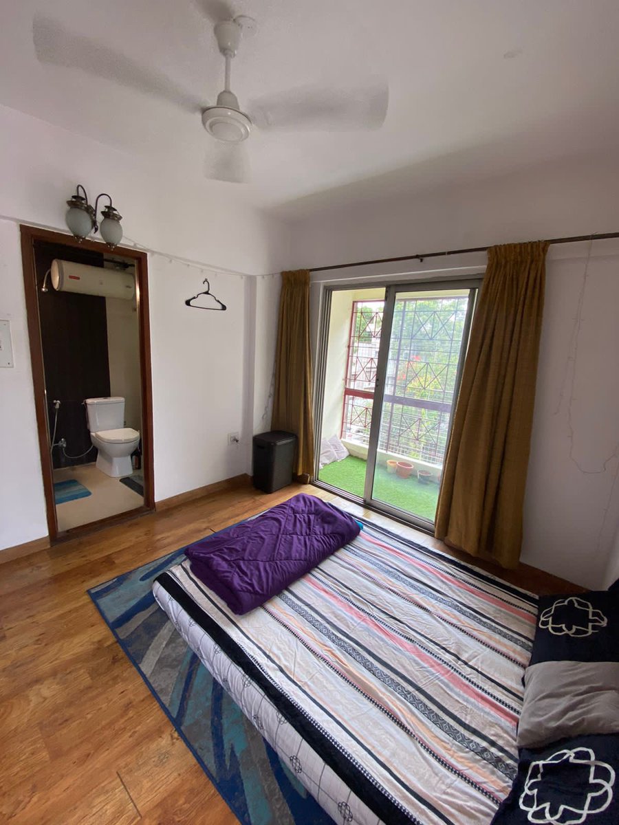 AtulyaPathak344's tweet photo. @Flashmateshq 
Posting for a friend 
1 room in 3BHK available for males;
Richmond town
Rent 26k
Deposit 1lakh
5 balconies/ wooden flooring /parking space https://t.co/hgLbm5QRWM