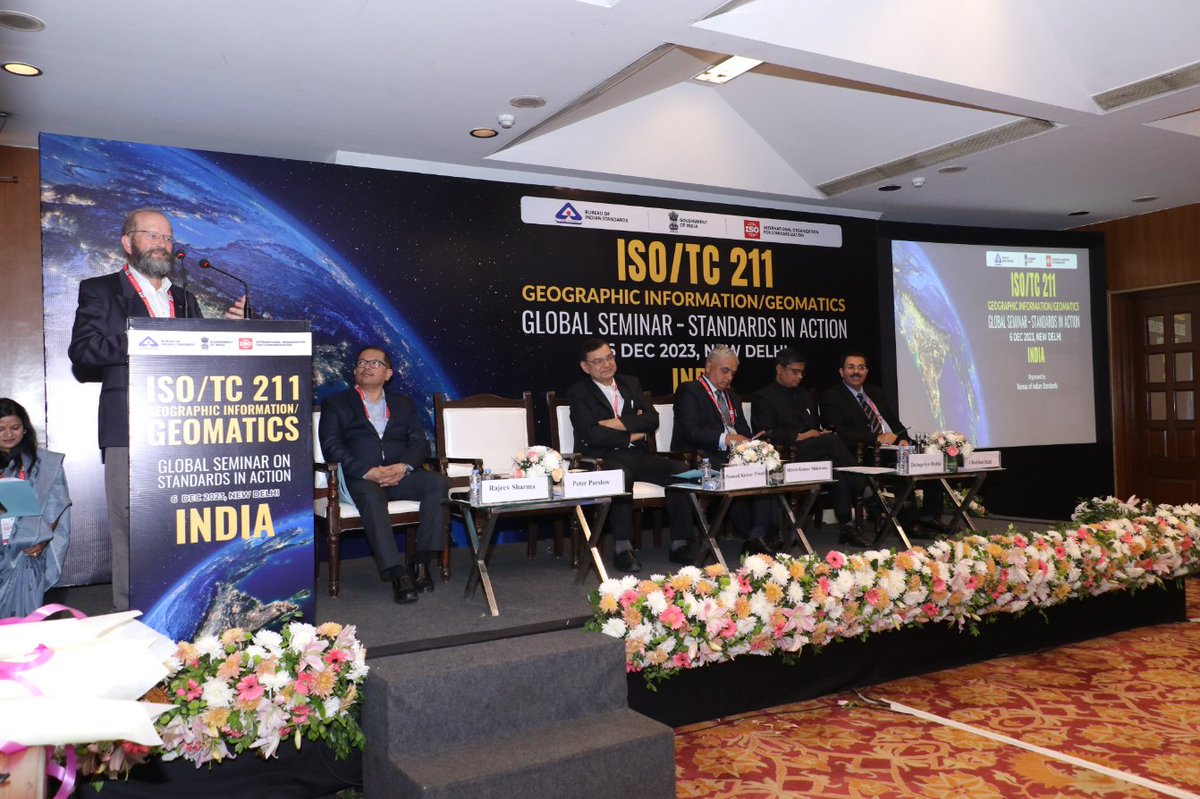 IndianStandards's tweet photo. Dr. Peter Parslow, Chair of @ISOTC211 Geographic Information/Geomatics, graces the @isostandards TC211 plenary meeting in #NewDelhi with his address. His leadership and expertise contribute immensely to shaping #global #GeospatialStandards. https://t.co/bE8g43EInq