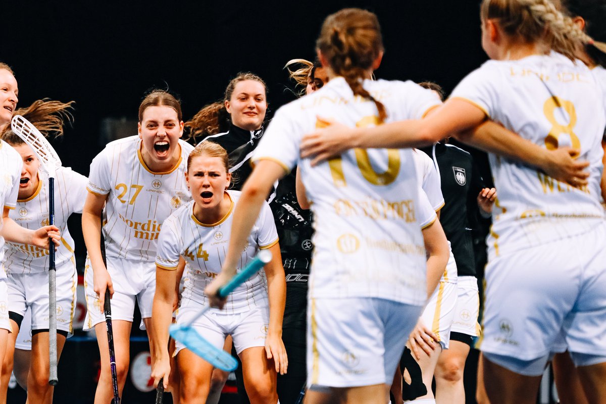 hanabasirrr's tweet photo. @IFF_Floorball Women’s World Championships

🇸🇬 Singapore 2-3 Germany 🇩🇪

What a game this was, end to end and got the whole local crowd and the German fans on the edge of their seats

Shot for: Sport Plus SG https://t.co/KjUxzOEGUu