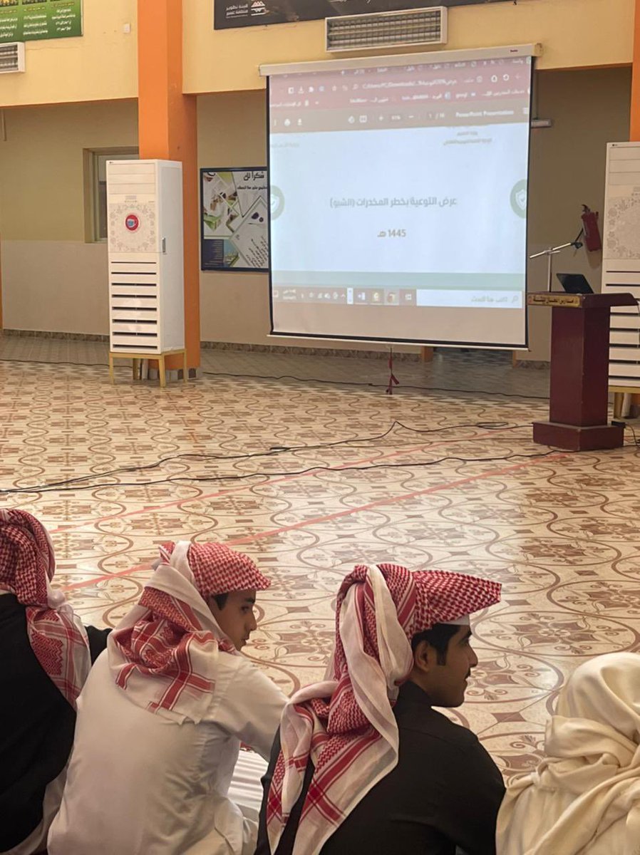 AnjalBishah2030's tweet photo. نفذت المرحلة الثانوية بمدارس #أنجال_بيشة ورشة عمل بعنوان ( إلى الجامعة بخُطى ثابتة) لطلاب المرحلة الثانوية .
#تعليم_بيشة https://t.co/Vkw2gGxzKi