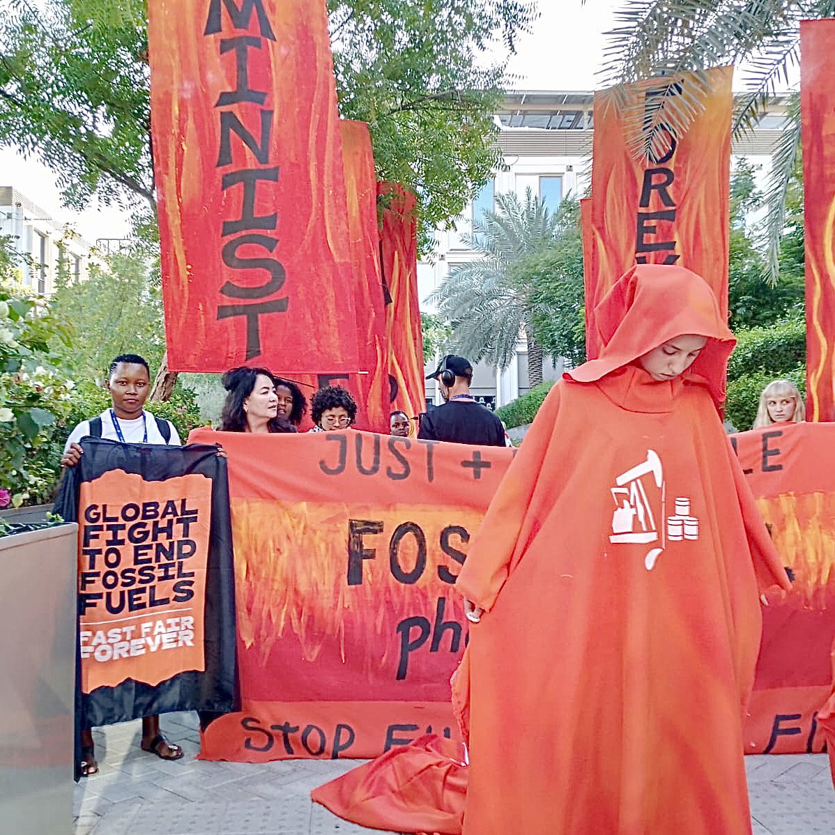 Stop burning fossil fuels

Stop burning the future of our kids

Join the global fight to #EndFossilFuels #FastFairForever
for the sake of all our children

Proud that Miriam, fierce climate mum of @KisumuChampsOrg Kenya raised the parents voice at this powerful protest at #COP28