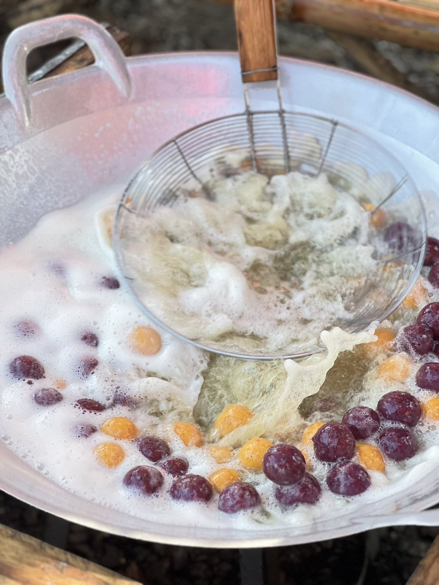 เรียกไข่เต่า กด retweet
เรียกไข่นกกระทา กด like
.
.
ชอบมากกกกก แบบกรอบนอก หนึบใน ไม่อมน้ำมันคือที่สุดแล้วจริง ๆ #foodteller