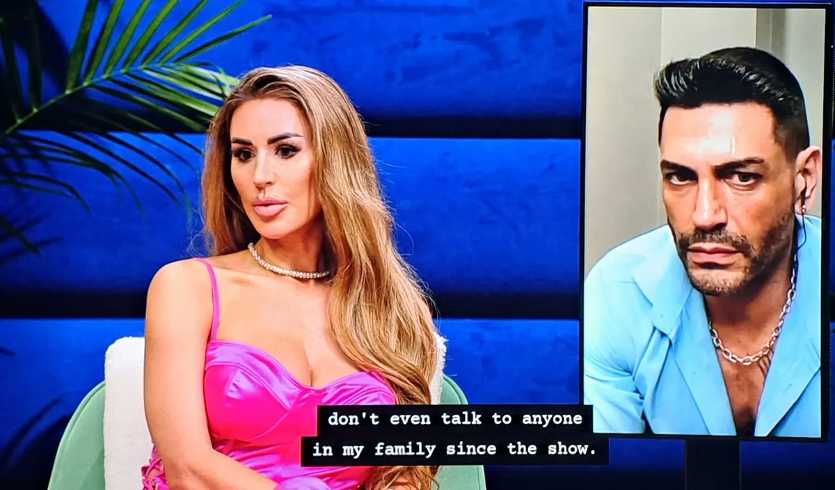 90DayMultiverse's tweet image. He's isolated you successfully. #sarperandshekinah #90DayFianceTheOtherWay #sarper #shekiniah #90dayfiancetellall #90DaytheOtherWay #90dayfiancetow #90dayfiancememes