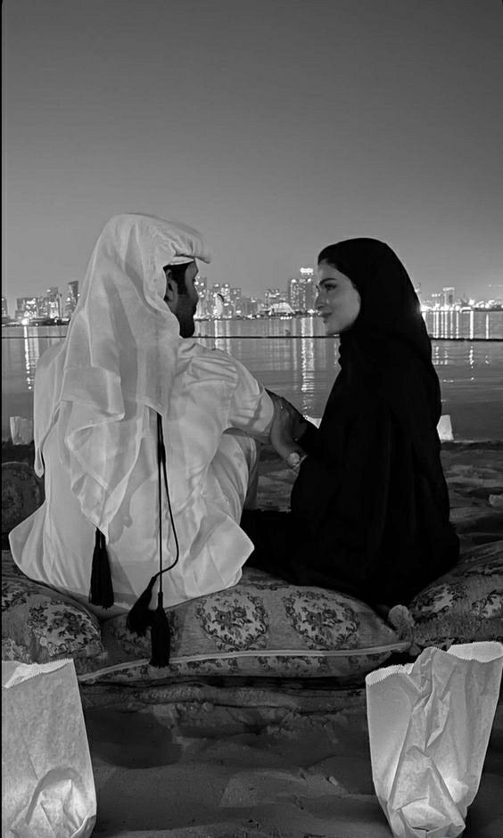 خفوقي العاشق الولهاانن يشتاق دايم بلاا سبه
احس اني احب انسان مدري منو لكن احبهه