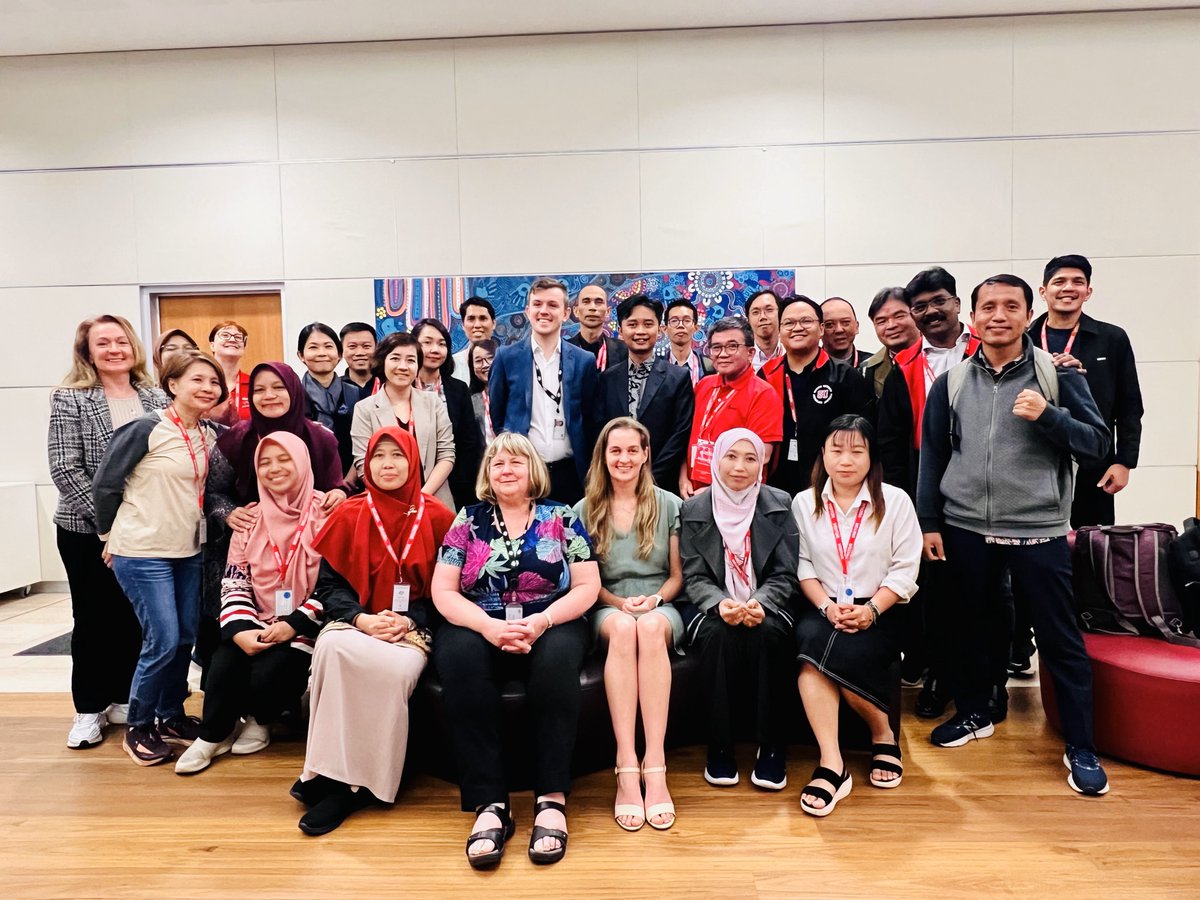 Participants of the @AustraliaAwards #ShortCourse #Aus4ASEAN Green Skills in TVET visited @JobsandSkillsAU for a presentation on VET Reform in Australia and sustainable up-skilling of the workforce @griffith_uni #ASEAN #greenskills #TVET