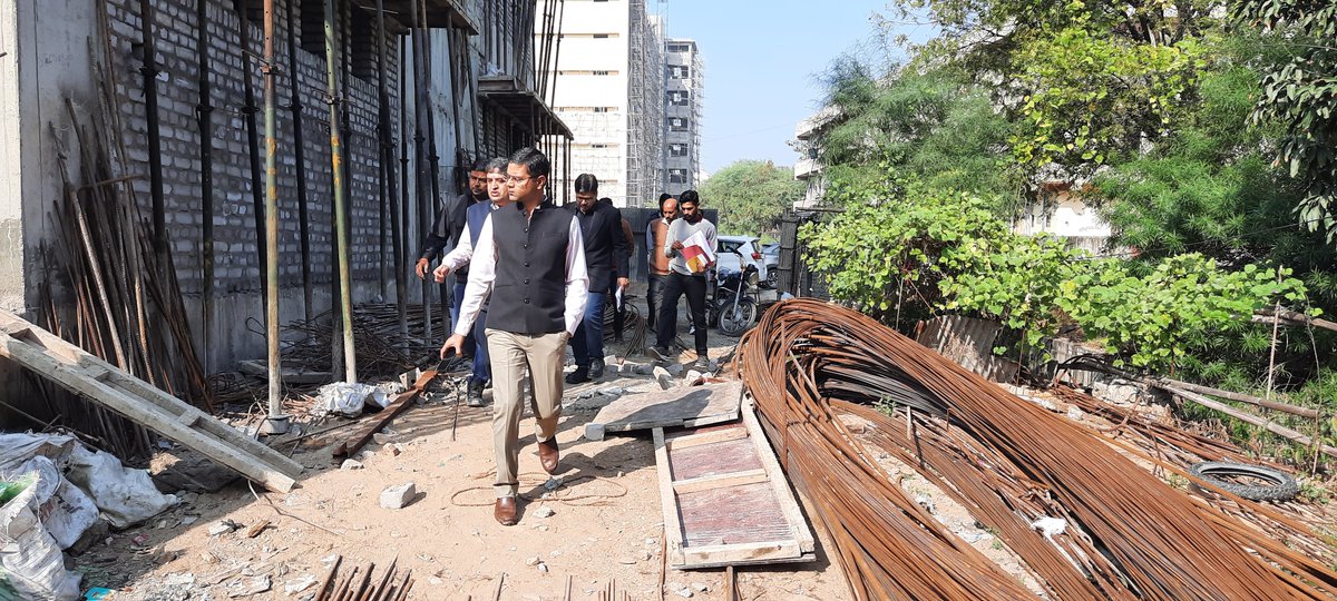 अजमेर स्मार्ट सिटी के अतिरिक्त मुख्य कार्यकारी अधिकारी एवं नगर निगम आयुक्त श्री सुशील कुमार ने बुधवार 06 दिसंबर 2023 को विभिन्न प्रोजेक्ट्स का निरीक्षण किया। इस मौके पर स्मार्ट सिटी अधिकारी एवं पीएमसी अधिकारी मौजूद रहे।