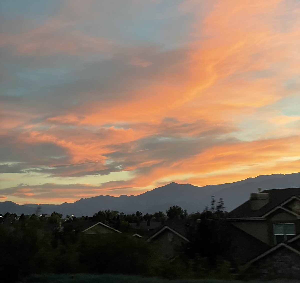 CurrentlyArting's tweet photo. Not really a drawing but I took a nice photo :) #sunsetphotography #sunset #sunsets #photography https://t.co/9riIYa8Uua