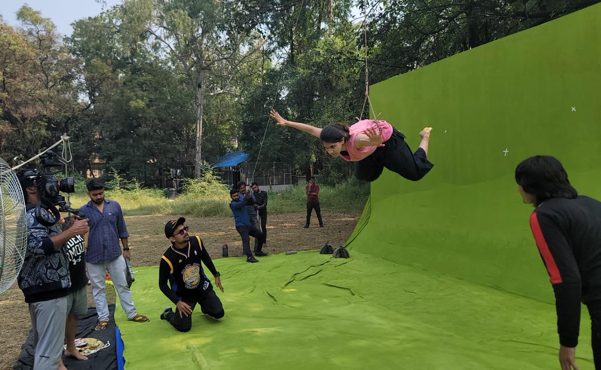 FTIIOfficial's tweet photo. Glimpses of Green Screen Workshop for students of Screen Acting.

It covered everything from harness work &amp; double roles to theory, background changes, post-production and mind-blowing 3D mapping.

#greenscreen #vfxeffects #vfxartist #ftii3Dstudio https://t.co/6LA6QsXwGI