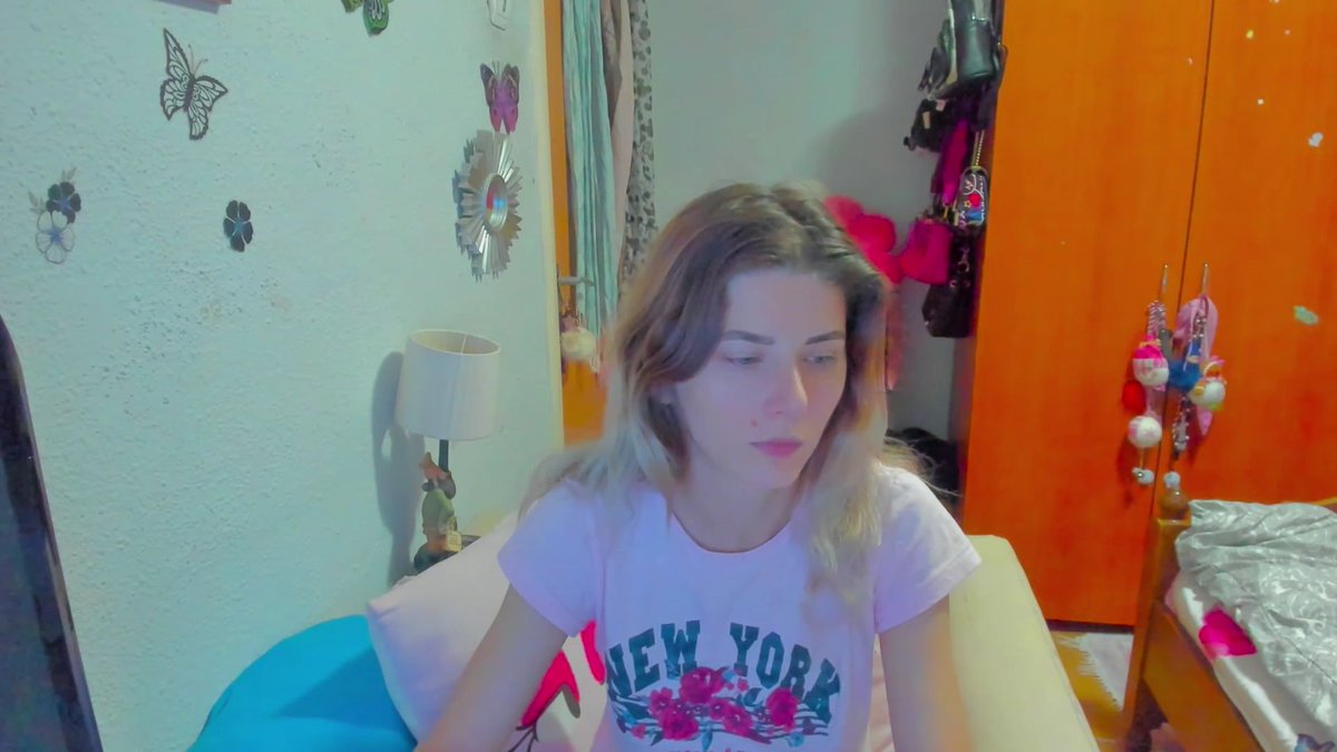 Marie_Marie97's tweet photo. I'm online @MyFreeCams! #onmfc https://t.co/cFGAh2UXDl 💚 https://t.co/AxvqxhwqxL