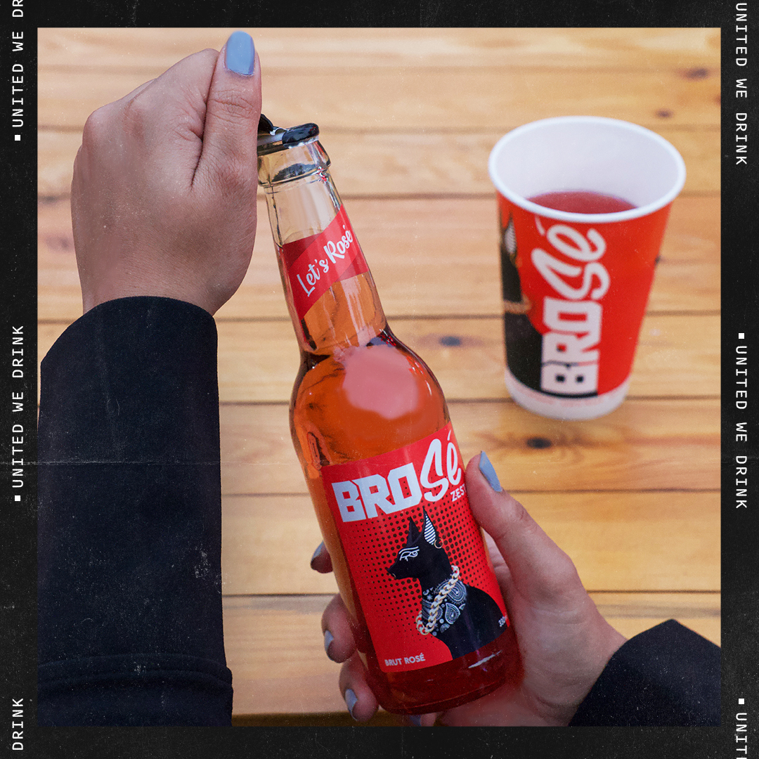 BroBevs's tweet photo. Let the Bad N' Boozy vibes take over!
#Brose #UnitedWeDrink #HouseOfBros #BuzzUpBro #Party #brandlaunch #Bros #Chilling #wine #winelovers #rosewine https://t.co/zgxL2MpCAc