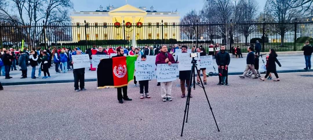 PTM USA organized a protest in Washington DC, denouncing the illegal arrest and assassination attempt on PTM founder Manzoor Ahmad Pashteen by the Pakistani state. 

#ReleaseManzoorPashteen
#StopAfghanGenocide
#SanctionPakistan
#PakistanIsTerroristSponsoredState