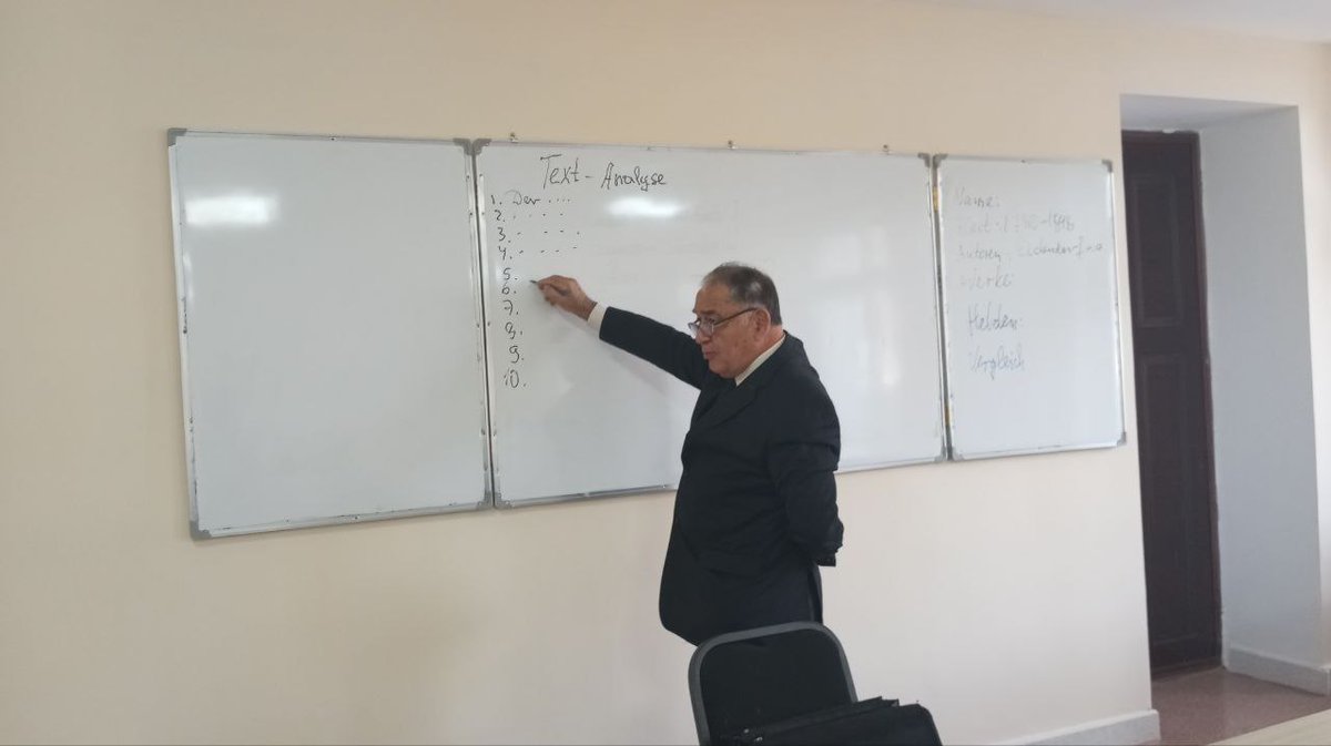sevimli_odam's tweet photo. Domlamizning taktikasi sabab bugun doskalik bo'ldik) https://t.co/B50tJDG3ay