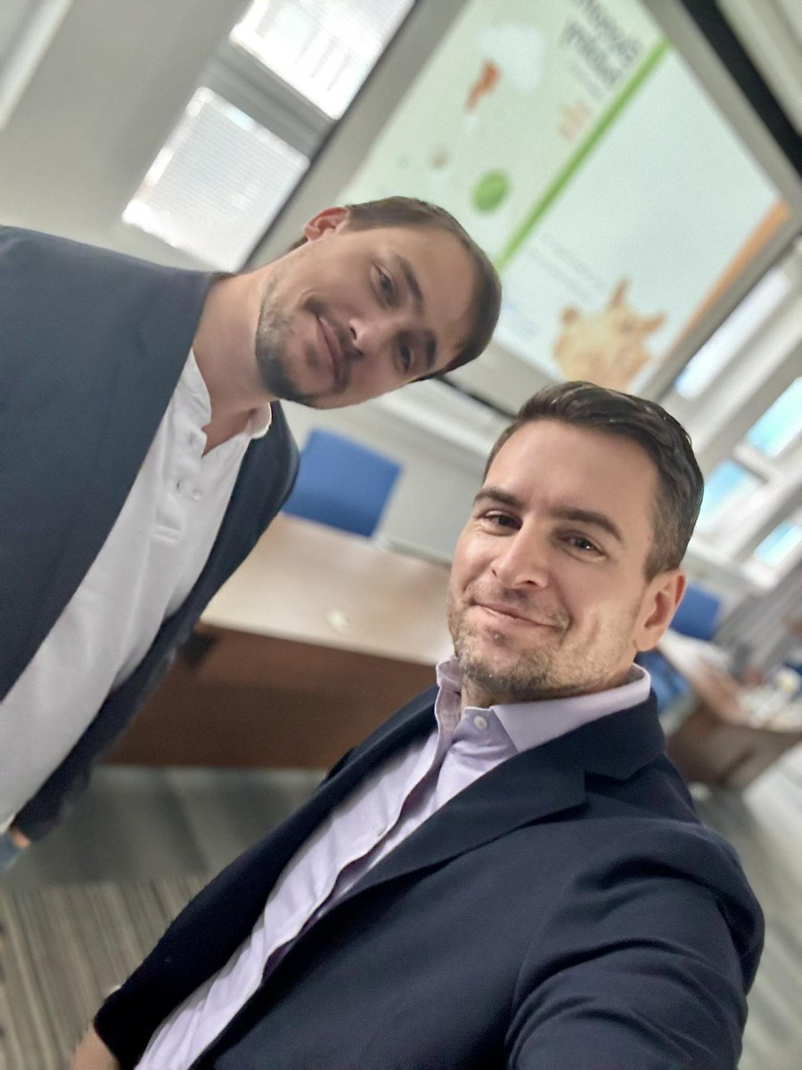 Jan Šebek Cholewa (@sebekcholewa) on Twitter photo Včera jsem měl tu čest hostit Dominika <a href="/Stroukal/">Dominik Stroukal</a> u nás v MESITu!
Jeho poutavá přednáška pro žáky naší střední školy nás provedla historií ekonomických krizí a také jsme si poslechli tipy, jak se v tom všem neztratit.
Díky! Včera jsem měl tu čest hostit Dominika <a href="/Stroukal/">Dominik Stroukal</a> u nás v MESITu!
Jeho poutavá přednáška pro žáky naší střední školy nás provedla historií ekonomických krizí a také jsme si poslechli tipy, jak se v tom všem neztratit.
Díky!