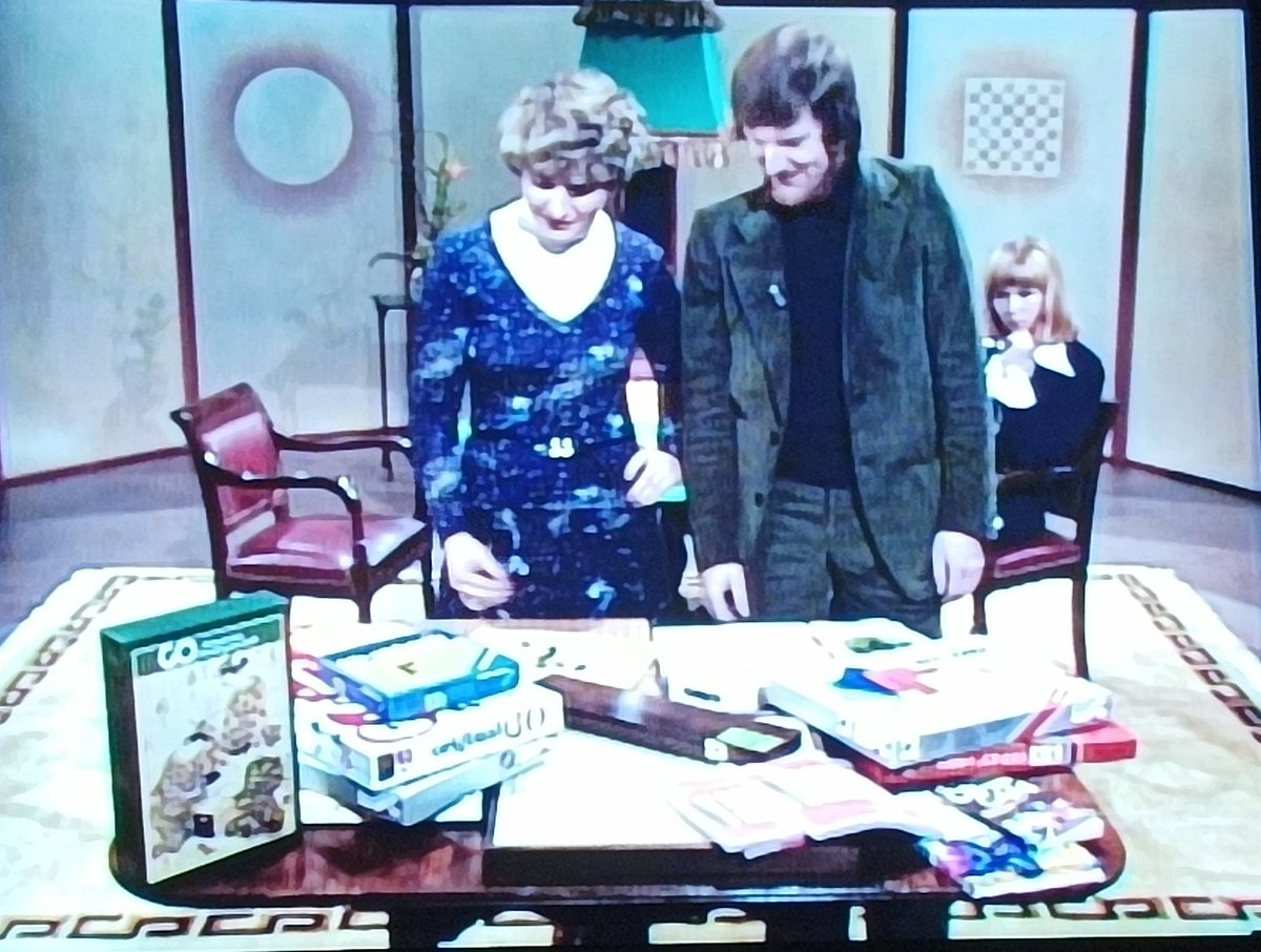 Immer wieder werde ich gefragt, was mich so an Brettspielen fasziniert oder warum ich so viel Freizeit für mein Ehrenamt in der Jury für das Spiel des Jahres "opfere"?
Ab heute gibt es einen Dokumentarfilm, der diese Stimmung wirklich gut einfängt😍
#twlz

programm.ard.de/?sendung=28107…