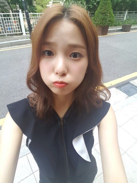 un ojo #𝕠𝑣e𝚛·𝕥𝚑e明棒 y otro en la 𝚙𝔥otocard porque no voy a permitir que me roben #𓊈𝕥𝚑ྀe𓊉r𝔬̈sieー𝑏𝗈̫หัg que recién llegó hoy. 🫵🏻 ¿#𝕥he·𝑏𝚛ig𝚑ྀ𝕥ǝ̤stৎ੭ु? no lo necesita porque todo de @artic_vmpy brilla por default. 

𝐛u𝚋𝚋le-gum!  ۶♡ ֶָ  #𝐤aia