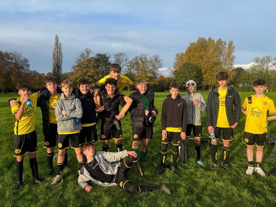 🗣New players wanted 🎉

We are looking for new players to join our Springfields Under 16's team 🙌⚽️

If you know of any lads who are in year 11 please message for more details 🙏

Come and join the Springfields family 💛🖤💛  

#newplayers #year11 #football #sundayleague