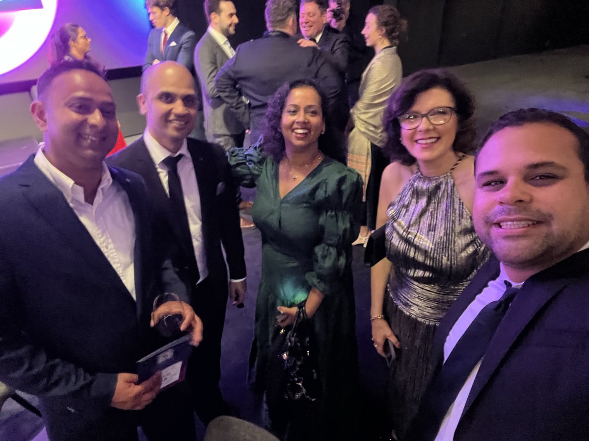 SymexLabs's tweet photo. Last week we donned our black ties attended the @medtechactuator  Showcase, and "joined ecosystem leaders to celebrate Asia Pacific’s next wave of early-stage #MedTech, #HealthTech and #BioTech entrepreneurs" https://t.co/RZhk8Yjc8g
