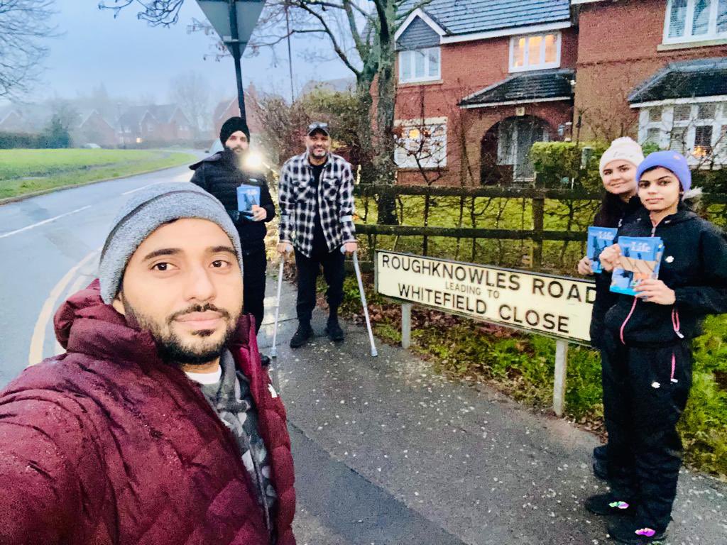 AshaMasih18's tweet photo. Come rain or shine, the Westwood team is always hard at work, delivering the latest issue of Andy Street Magazine. 🌟📰 #Dedication #TeamWork" https://t.co/zWN77HqoND