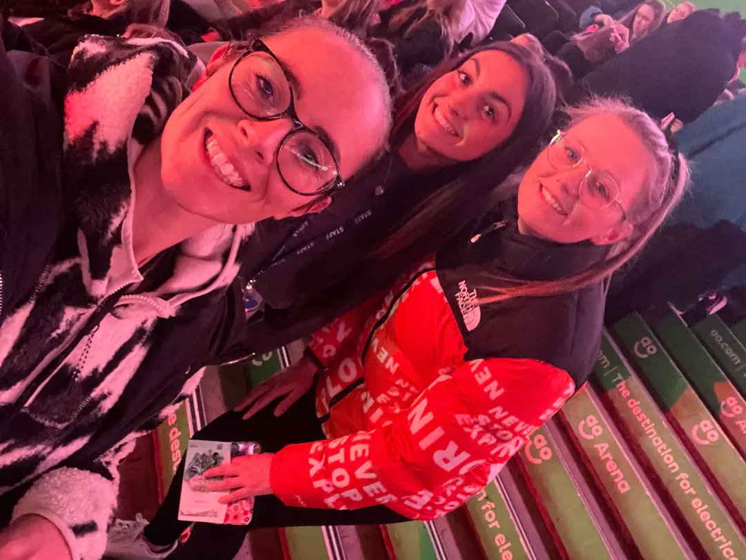 Castle Hall Academy (@castle_hall) on Twitter photo CHAs netball team showed up to support <a href="/EnglandNetball/">England Netball</a> <a href="/AOArena/">AO Arena</a> a great reward for their dedication to the extra-curricular club. Thank you to our amazing <a href="/CastleHall_PE/">CastleHall_PPH</a> ladies for organising and supporting the trip 🙌 CHAs netball team showed up to support <a href="/EnglandNetball/">England Netball</a> <a href="/AOArena/">AO Arena</a> a great reward for their dedication to the extra-curricular club. Thank you to our amazing <a href="/CastleHall_PE/">CastleHall_PPH</a> ladies for organising and supporting the trip 🙌