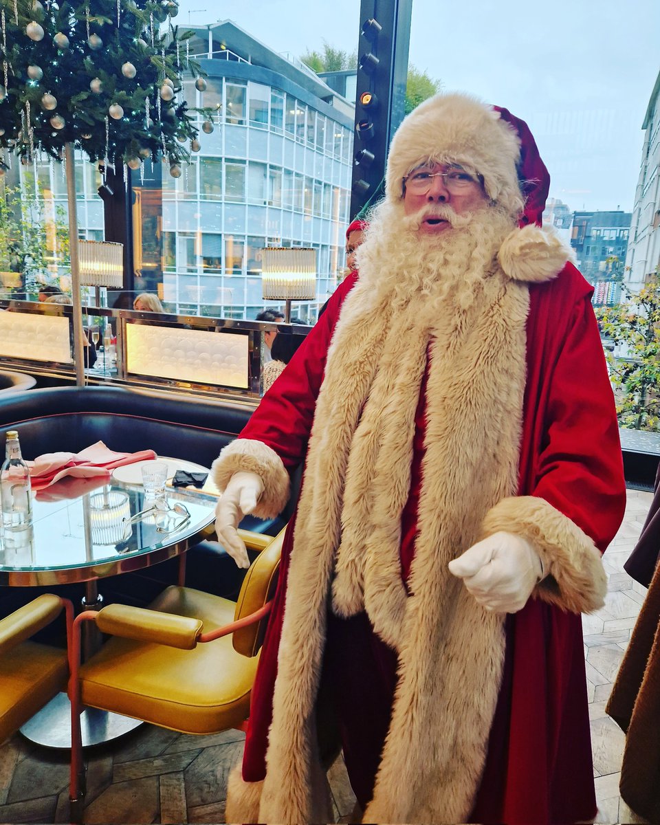 ivoglow's tweet photo. A Santa u Was był? https://t.co/xqmKRWgVep