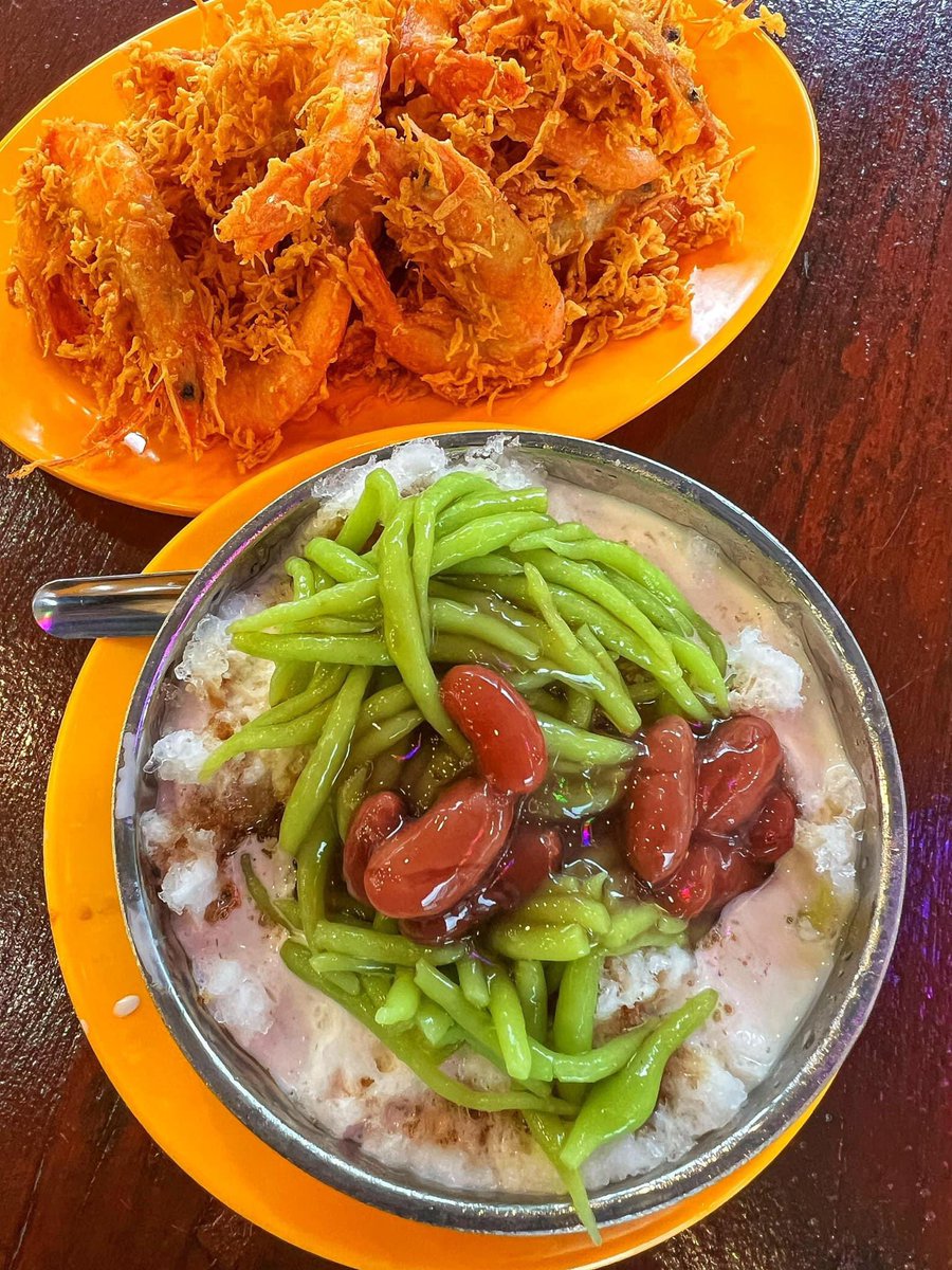 Makkimbong's tweet photo. Menu petang yang korang boleh nikmati pada waktu petang adalah bahagian cucur campur &amp; cendol pandan gula melaka kami ! Sambil santai amik angin petang. 😍

Boleh datang sebelum pukul 5 petang okay ! ❤️ https://t.co/IDuF242MI1