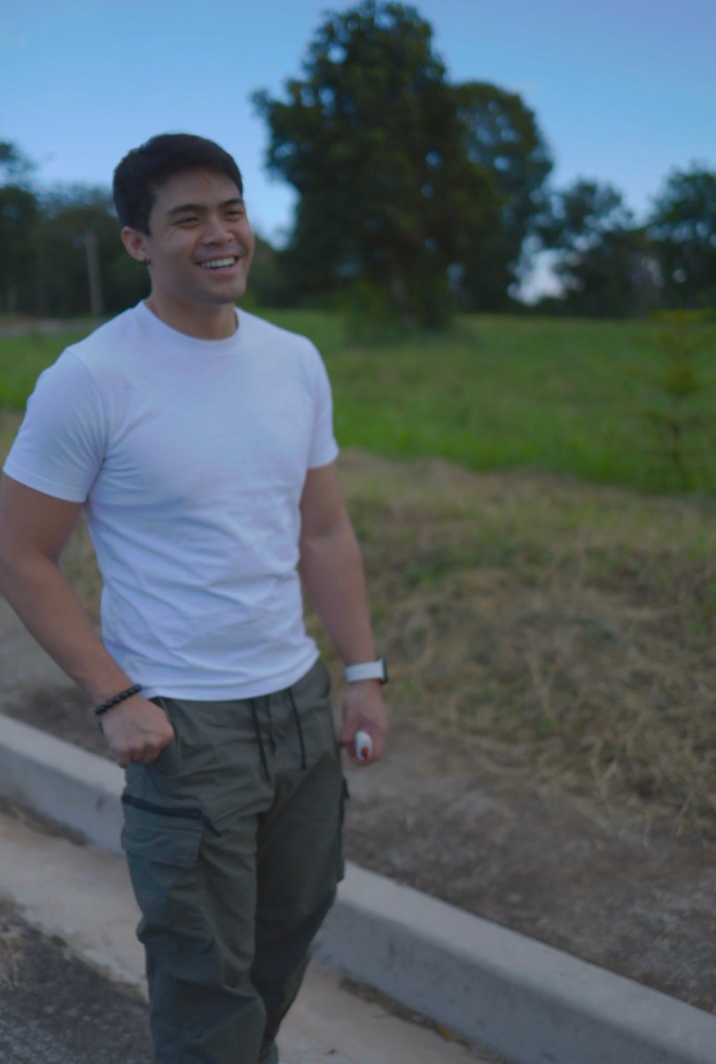 A smile a day keeps negativity at bay. ☺️