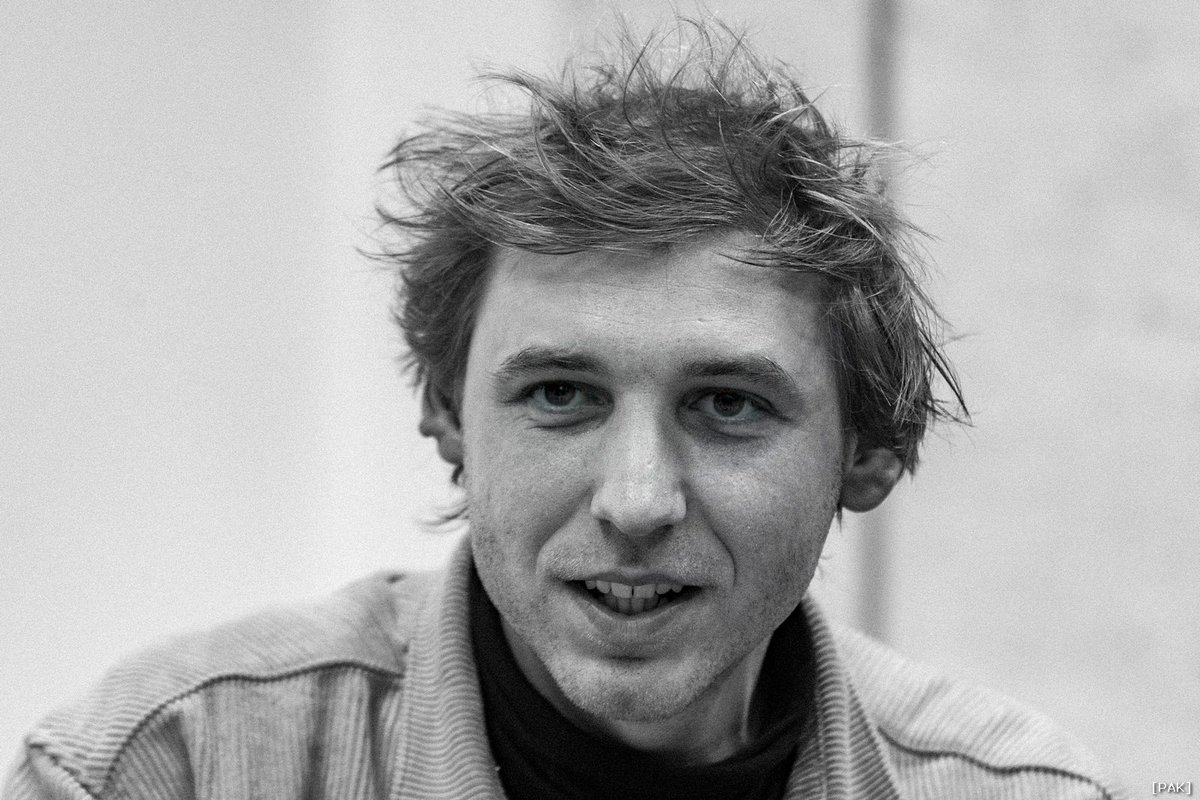 Další večer z projektu Spisovatelé do knihoven Asociace spisovatelů <a href="/ASpisovatelu/">Asociace spisovatelu</a> v Městské knihovně Valašské Meziříčí patřil tentokrát Vojtěchu Vackovi (<a href="/vojta_vacek/">Vojtěch Vacek</a>). #čtení #poezie #knihy #literatura #spisovateledoknihoven