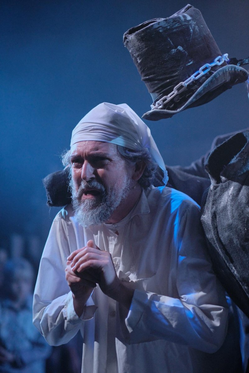 le_crass's tweet photo. Tonight’s our press performance of A Christmas Carol @brewhouselive with @PleasureDomeTC -I’m so proud of what our entire team has created. So much passion and creativity has been invested in making this production. Here’s some of our production shots 
❄️🎄❄️🎄❄️🎄
📸 Jack Offord https://t.co/48LDV6hd7K