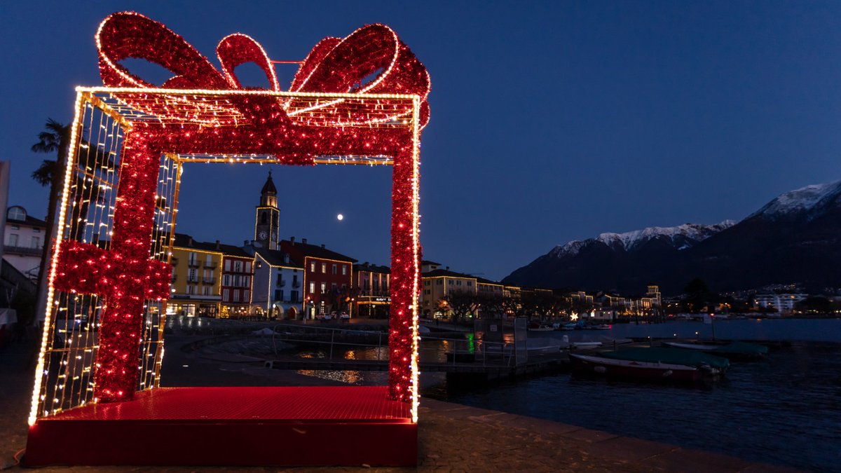 🌟🇨🇭 Der Tessin erstrahlt im Dezember! Erkunde die festlich geschmückten Städte am Lago Maggiore und Luganersee, stöbere auf den Weihnachtsmärkten und erlebe einzigartige Konzerte und Ausstellungen. Perfekt für eine weihnachtliche Auszeit: ticino.ch/de/travel-insp… @ticinoturismo