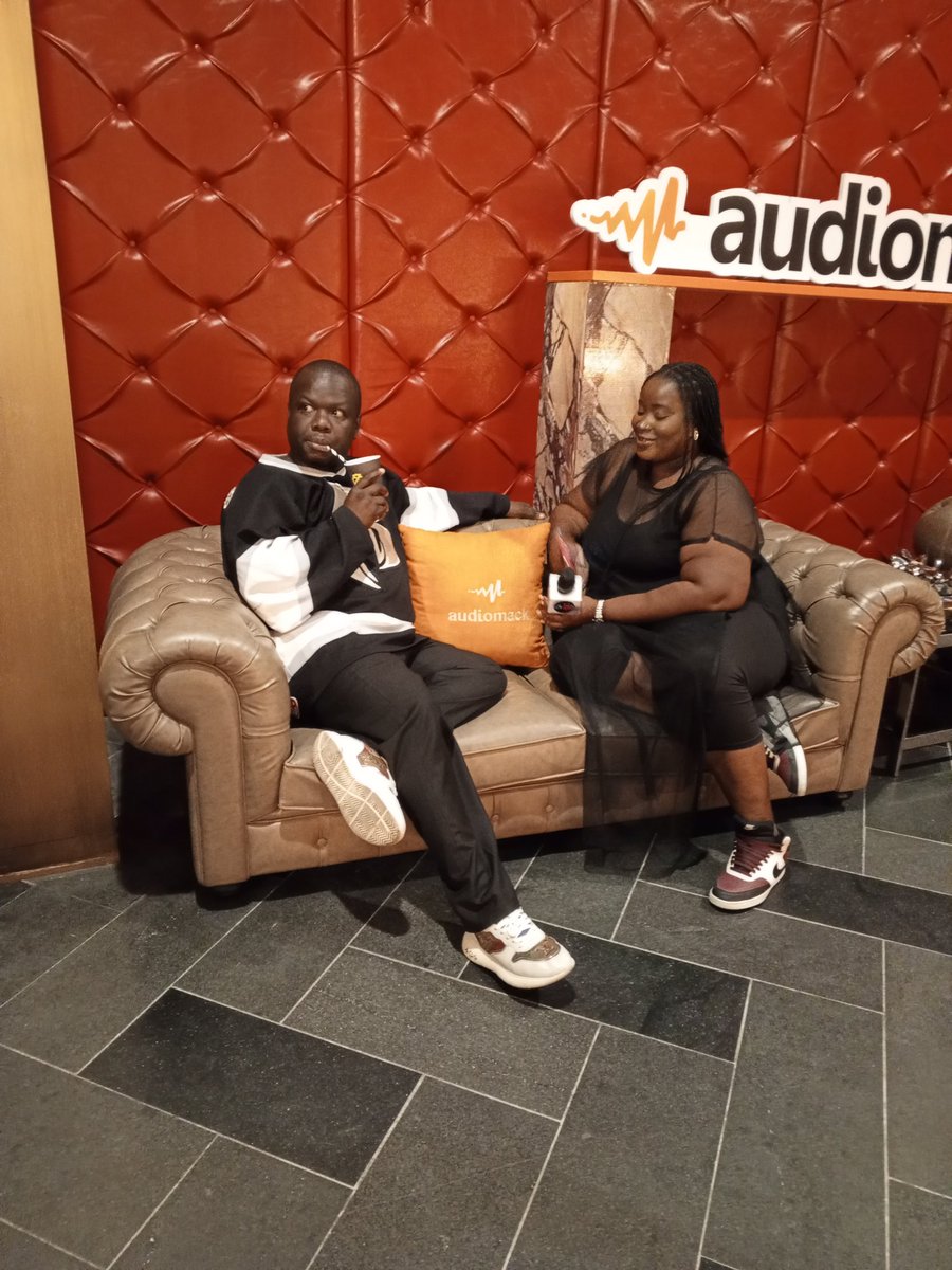 @bybisasa and @Osi_Suave chilling at Audiomack's #keepthebeatgoing session.