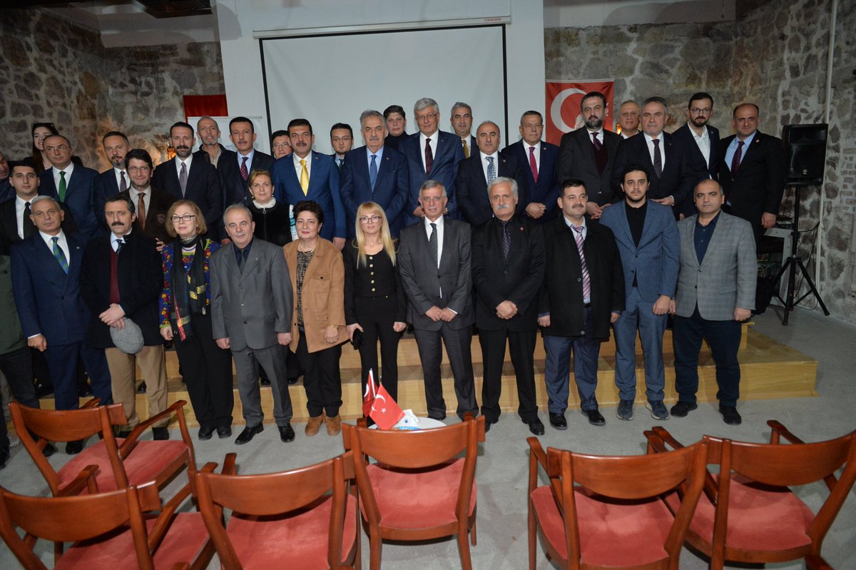 ank_kentkonseyi's tweet photo. Bileşenimiz @Rize_Federasyon'unun proje kapsamında çektiği  "Yaşayanların Dilinden, Rize'nin Yaşayan Tarihi" adlı belgesel filminin galası Ulucanlar Cezaevi Müzesi'nde gerçekleşti.
AKK adına Başkan Halil İbrahim Yılmaz'ın katıldığı galaya bileşenlerimiz de ilgi gösterdi. https://t.co/UxSROJcRxM
