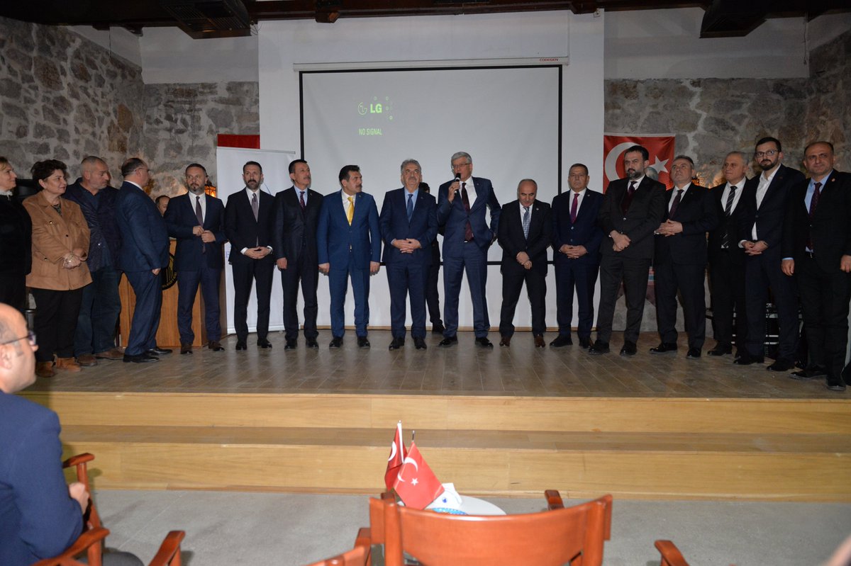 Bileşenimiz <a href="/Rize_Federasyon/">Rize Dernekleri Federasyonu</a>'unun proje kapsamında çektiği  "Yaşayanların Dilinden, Rize'nin Yaşayan Tarihi" adlı belgesel filminin galası Ulucanlar Cezaevi Müzesi'nde gerçekleşti.
AKK adına Başkan Halil İbrahim Yılmaz'ın katıldığı galaya bileşenlerimiz de ilgi gösterdi.