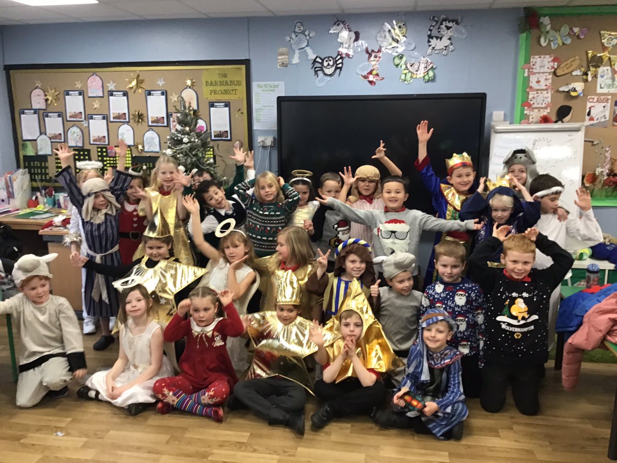 EtchingHillCE's tweet photo. So proud of you Year 2! You’ve started our festivities off perfectly with your Christmas show! https://t.co/RZJKGlTPab
