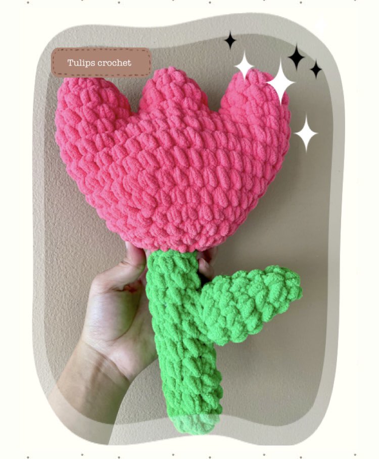ดอก Tulips crochet 🌷ขนาดใหญ่
สำหรับเป็นของขวัญให้คนพิเศษ
มอบให้คนที่รักหรือศิลปินในวันพิเศษต่างๆ 
Size 28 * 18 cm.
สินค้าถักเองทุกชิ้นนะคะ อาจจะต้องรอหน่อยน้าาา
สามารถกดสั่งได้เลยที่ 👉🏻 shope.ee/2q4UtjxCUy