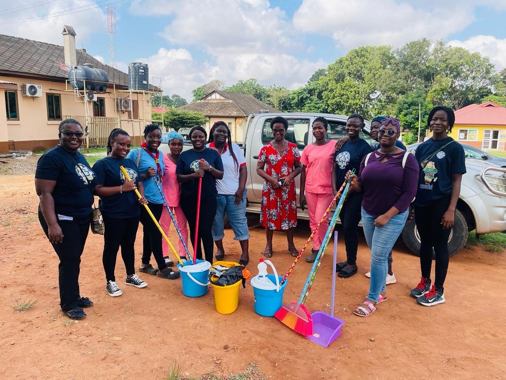 YESS Girls Movement-Ghana commemorated International Volunteer  Day with a clean up at Achimota Hospital. We owe our sincerest appreciation to management of Achimota Hospital. 
#norecno
#yessgirlsmovementwagggs
#ghanagirlguides
#IVolunteer 
#WAGGGS