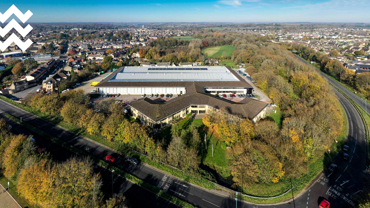 📣In today's fast-paced business world, efficiency and collaboration are key ingredients for success📣

Discover the advantages of combining an office suite and co-warehouse in one place ⤵️
watermoorpoint.co.uk/synergy-at-its…

#oneroof  #office #cowarehousing #cirencester #cotswoldbusiness