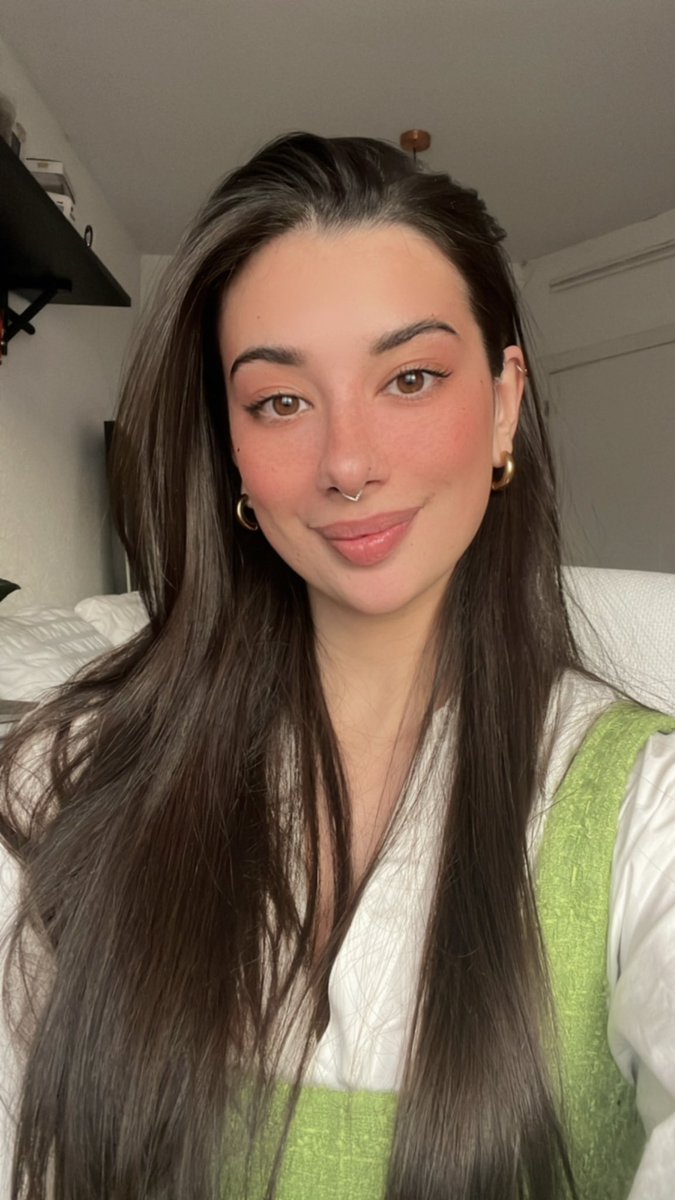 Estoy entrando en una etapa de noticias buenas, y aunque esté muy apartada de los directos tengo la fe que volveré y más fuerte que nunca.