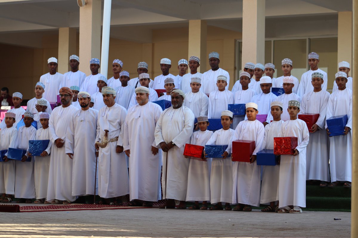 تحت رعاية سعادة طالب بن خميس البلوشي عضو مجلس الشورى اختتمت فعالية #شوية_رياضة بالمدرسة اليوم 6/12/2023، بحضور د.عثمان البلوشي مدير دائرة التوجيه المهني والإرشاد الطلابي بتعليمية جنوب الشرقية وراشد المحيجري رئيس مجلس الآباء والمعلمين

رابط لبقية الصور
postimg.cc/gallery/hQt2tZs