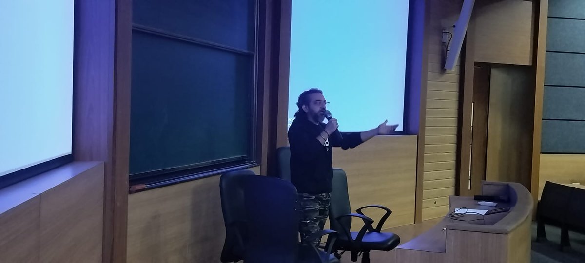 AkshayiWeb's tweet image. Proud to have closed the #IITMumbai #EurekaJunior 4 day bootcamp with a very interesting topic on Sunday 3rd Dec 23, Thanks to #eCell #IITMumbai for giving me this chance to do the closing. Grateful to be doing my bit for the ecosystem. #OmRagadattaThota @iitbombay @ecell_iitb