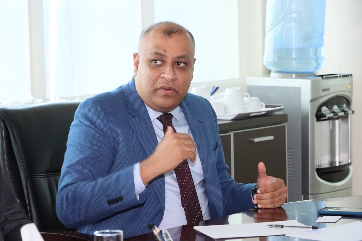 HomeMinistrymv's tweet photo. Ali Ihusaan, Minister of Homeland Security and Technology, met with Harsha Randeny, Microsoft Country Manager for Sri Lanka and Maldives, and discussed the potential support for the technological sector. https://t.co/31Jn52YCXf