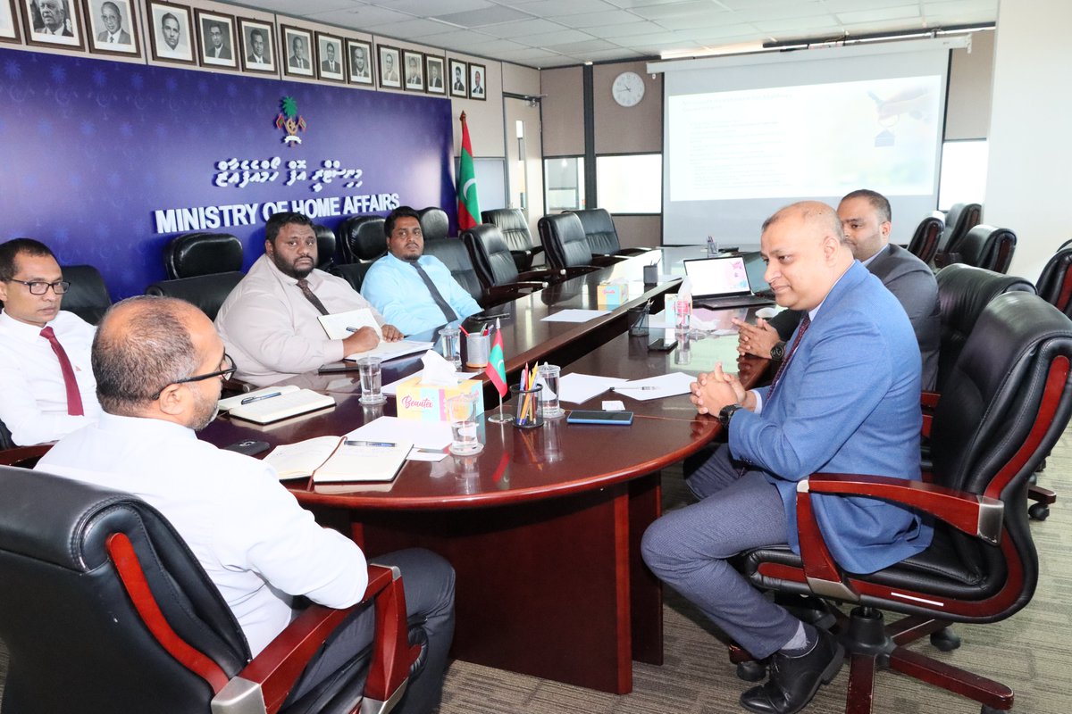 HomeMinistrymv's tweet photo. Ali Ihusaan, Minister of Homeland Security and Technology, met with Harsha Randeny, Microsoft Country Manager for Sri Lanka and Maldives, and discussed the potential support for the technological sector. https://t.co/31Jn52YCXf