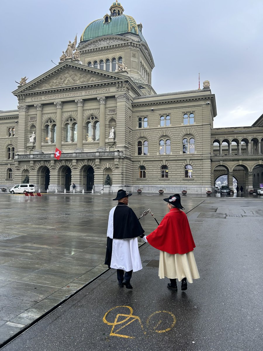 Hand in Hand - Stadt und Land #BeideBaselfeiern <a href="/Kanton_BL/">Kanton BL</a> <a href="/BaselStadt/">Kanton Basel-Stadt</a>